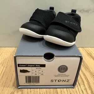Stonz Baby - Black - Size 4 BRAND NEW